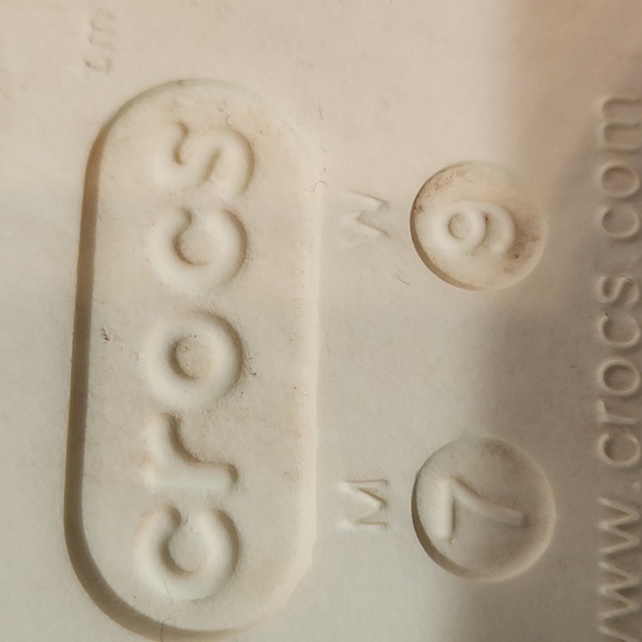 Crocs insulated sandals women's size 9 - Picture 6 of 7